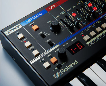 JUNO 系列歸來！Roland 新款 Boutique 復刻系列 JU-06A