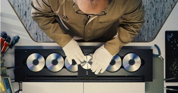 Bang & Olufsen 推出售價五萬五千美元的高級 CD 播放器