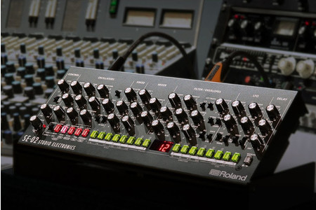 Roland 再度推出 Boutique 新系列，全類比線路的 SE-02