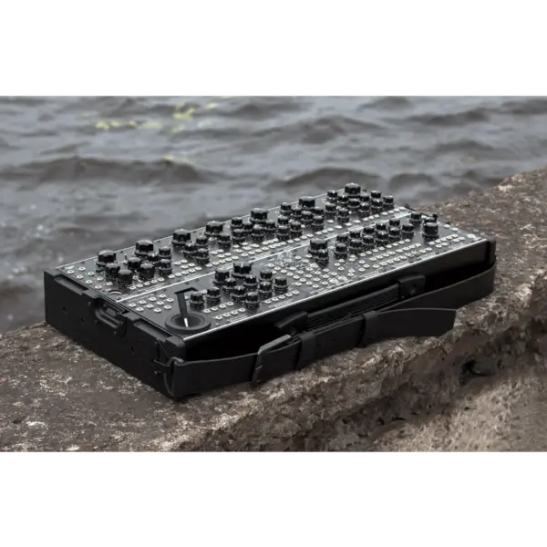Erica Synths 2x104HP Aluminum Travel Case with Lid 模組化合成器電源箱 - 產品圖片 3